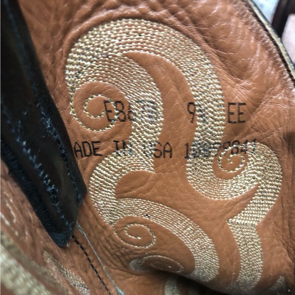 TONY LAMA MEN'S BLACK BELLY ANTIQUE SIGNATURE SERIES™ CAIMAN WESTERN BOOTS - Picture 11 of 12